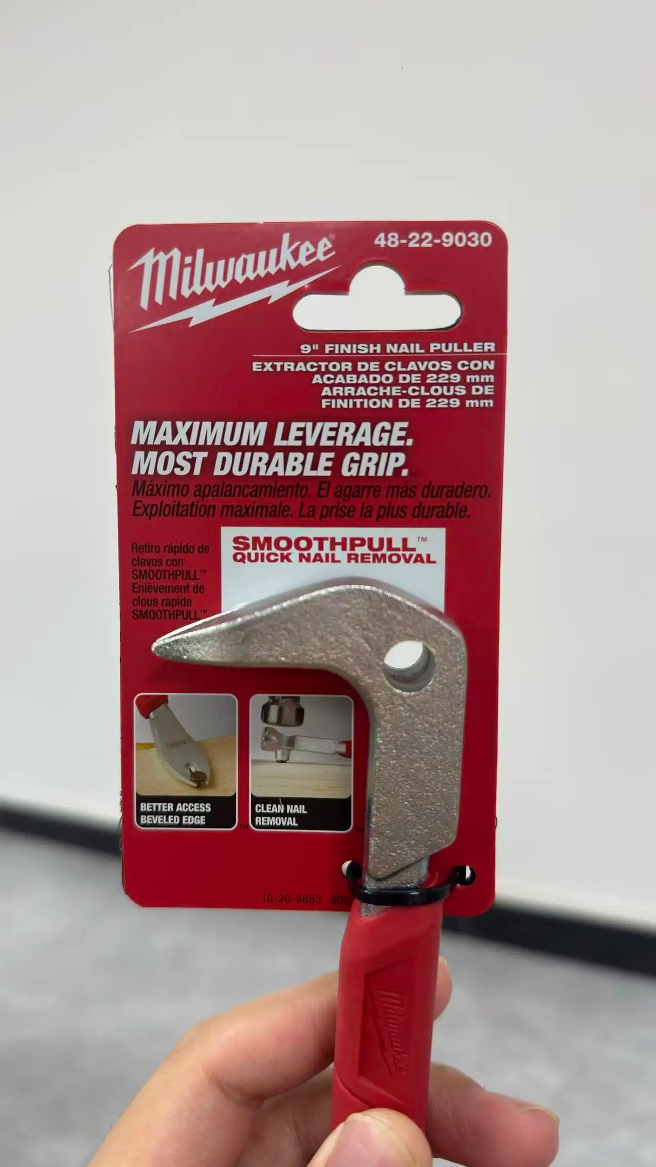 Milwaukee 48-22-9030 Nail Puller Pry Bar, Heavy Duty Ergonomic for Construction & Demolition