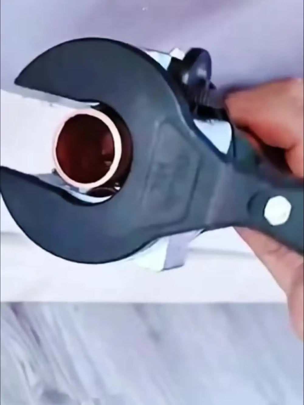 Ratchet Pipe Cutter - A multi-functional manual tool suitable for copper, aluminum, iron, stainless steel, PPR, and PE pipes - E